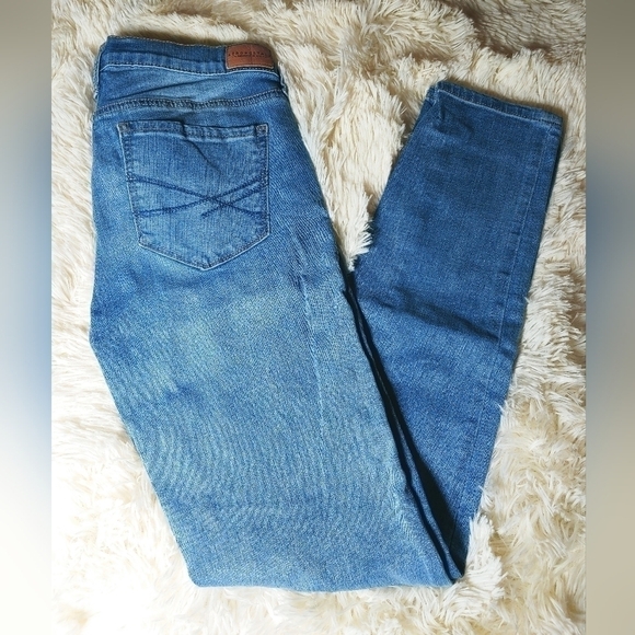 Aeropostale sz 4 Regular Skinny Jeans - Picture 2 of 5